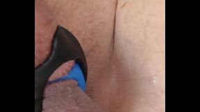 Kalle fickt mit einem Rexdildo