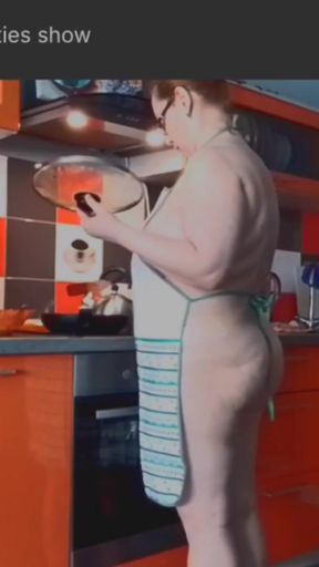 Stunning moment from &quot;Live cooking meat pancakes&quot;