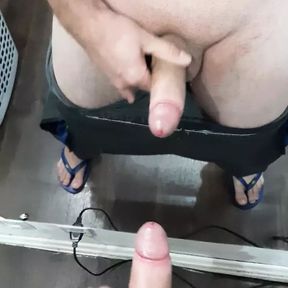 Thickening the dick in front of the mirror