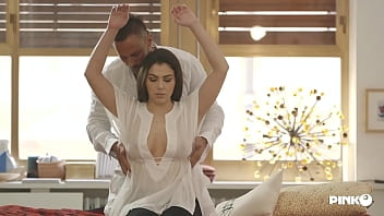 Una favolosa Valentina Nappi si fa scopare dal maestro di yoga