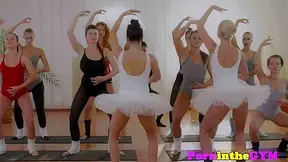 Pussylicked ballet hotties dicksucking in trio