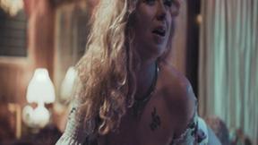 ”Michael Vegas down on his knees having a taste of Siouxsie Qs sweet muff”