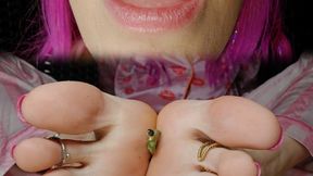 Giantess Vicky wants to have fun with you: Shrinking Fetish, Giantess, Vore, Mouth Fetish- 1080p