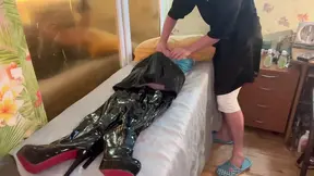 Tranny gets massaged until she cums