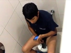 Str8 spy guy in public toilet