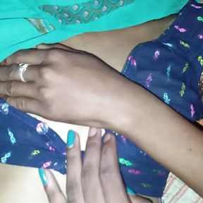 Indian desi bhabhi facing video.