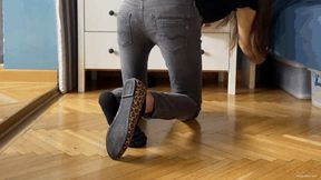 SHE CAN'T FIND HER LEFT SHOE ANYWHERE **CUSTOM CLIP** - MOV HD