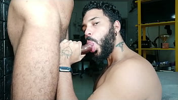 GP Breno put&atilde_o pirocudo me comeu gostoso e gozou 3 vezes enchendo meu cu de leite