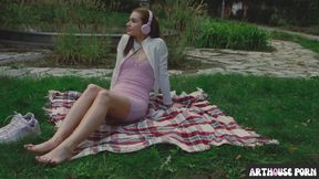 Teen goddess Matty Mila Perez loves her oily footjobs & blowjobs in the park