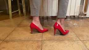 PLASTIC CUPS CRUSH IN RED HIGH HEELS - MP4 HD