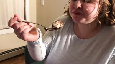 CHUBBY BBW STUFFS HERSELF WITH CAKE AND EXPANDS BELLY