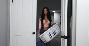 Stunning models Liv Revamped and Jamie Michelle have a threesome