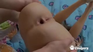 Blowjob, sædsprut, ansiktsbehandling – hardcore hjemmelaget video av amatør blond tenåring hore som blir ekstrem rumpeknull
