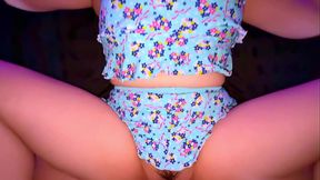 อั้นไม่ไหว!! แตกในสาวสวยในชุดว่ายน้ําสุดน่ารัก