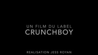 Der französische Amateur-Hottie Bairon Hell leckt behaarte Schwänze und lässt sich in einer Hardcore-Szene ungeschützt und ohne Kondom ficken.