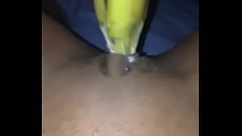 esta perra meti&eacute_ndose un platano