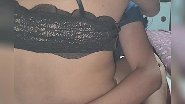 Convencí a mi vecina de grabarnos teniendo sexo