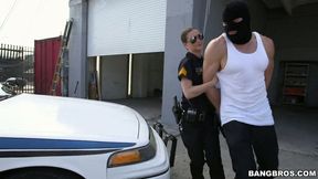 Policewoman Molly Jane let a criminal in mask go for good pussy fuck