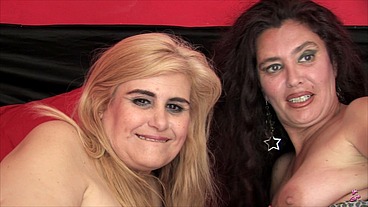 The two mature women with great sexual powers.Pt1