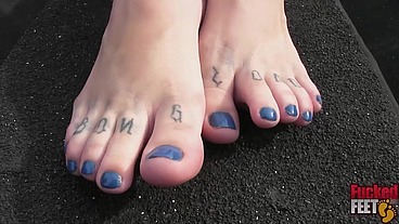 Wild Philly John Cums On Her Toes! Brunette Krysta Kaos Foot Jobs Him!