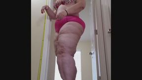 Giantess Amazon Amanda teases and crushes