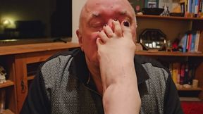 ARI VISITS THE LOSER