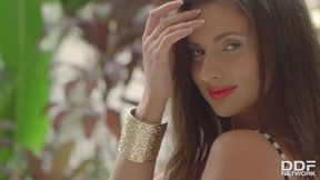 Sensual Outdoor Masturbation with Leggy Hot Ukrainian Newcomer Jasmine Jazz