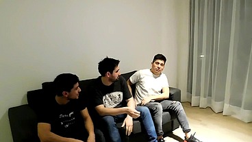cojiendome a los vecinos un dia cualquiera , hermoso como me dejan el culo abierto , completo