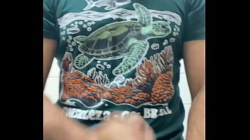 UM TES&Atilde_O NO BANHEIRO DO SERVI&Ccedil_O