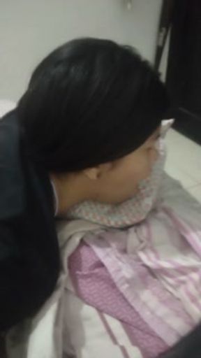 Madrastra masturba a hijastro como regalo de navidad. Latina colombiana bubble butt