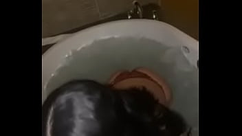 Sexy tranny suckin in hot tub