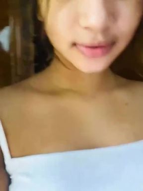 Innocent Asian babe exposes her virgin boobs and tits in a bangladeshi setting