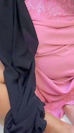 Arab Big Ass Hot Stepmom Stuck Under Bed Now She Want Anal Fuck From Stepson - Muslim Sex Video