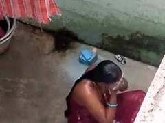 Tamil Aunty Bathing Outdoor