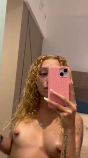 Cute Onlyfan shows off her sexy tits
