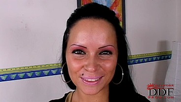Newcomer teases with her naked body