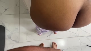 Stepmom tríes to make breakfast and ends up eating her stepson’s cock