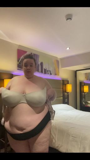 Brunette SSBBW