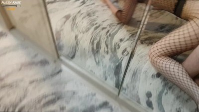 Сочная Девчонка Грубо Оседлала Член и Проглотила Сперму