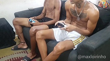veio jogar vídeo game mas queria rola