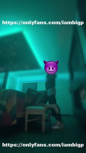 She Likes to Twerk Before Getting Fucked