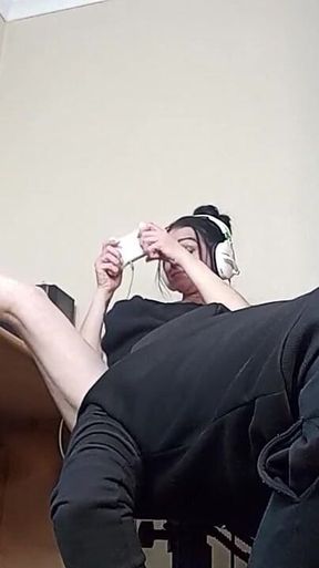 Bored and Ignored,she Doesn't Mind Me Fuck Her When She's Gaming