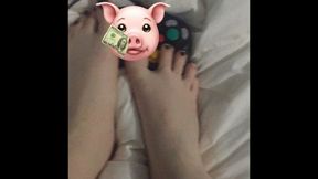 EGIRL FEET ON GAMECUBE CONTROLLER