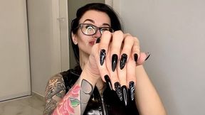 Finger snapping with black long nails