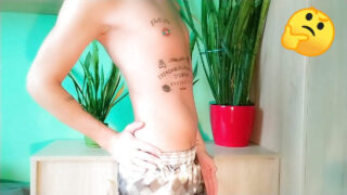 Młodzi geje amatorzy masturbują się dużymi kutasami przed intensywnym pierdoleniem w cipkę