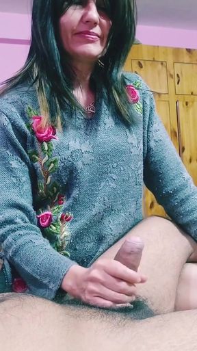 Super Hot Mummy Beauty With Perfect Hands   Clip 1