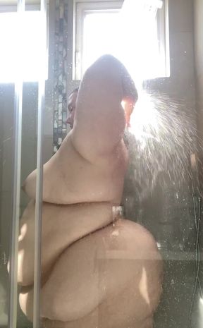 SSBBW Taking a Steamy Shower