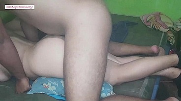 mi amiga se pasa de tragos y me follo a su esposo en sus narices mientras ella esta acostada, PARTE 2 / Chiquicandy / LeandroZimmer / AbneyZimmer