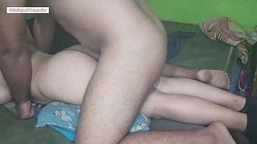 mi amiga se pasa de tragos y me follo a su esposo en sus narices mientras ella esta acostada, PARTE 2 / Chiquicandy / LeandroZimmer / AbneyZimmer
