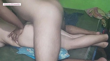 mi amiga se pasa de tragos y me follo a su esposo en sus narices mientras ella esta acostada, PARTE 2 / Chiquicandy / LeandroZimmer / AbneyZimmer